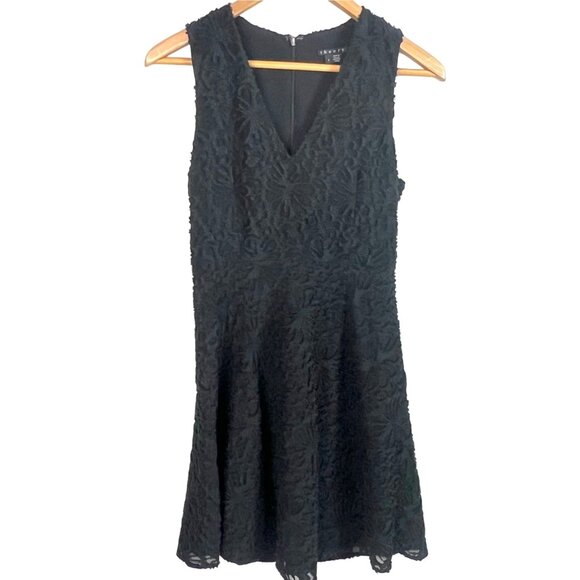 Theory Miriam Deep V-Neck Black Sleeveless Dress 2 LBD Textured Floral Shift - Picture 2 of 9